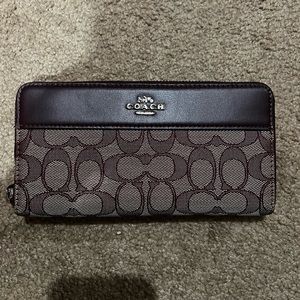 Coach Long zip wallet!